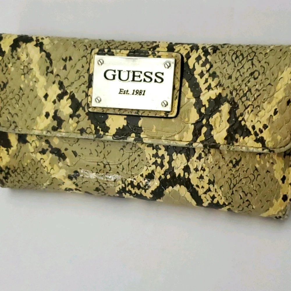 Guess Cream/Brown‎ Wallet